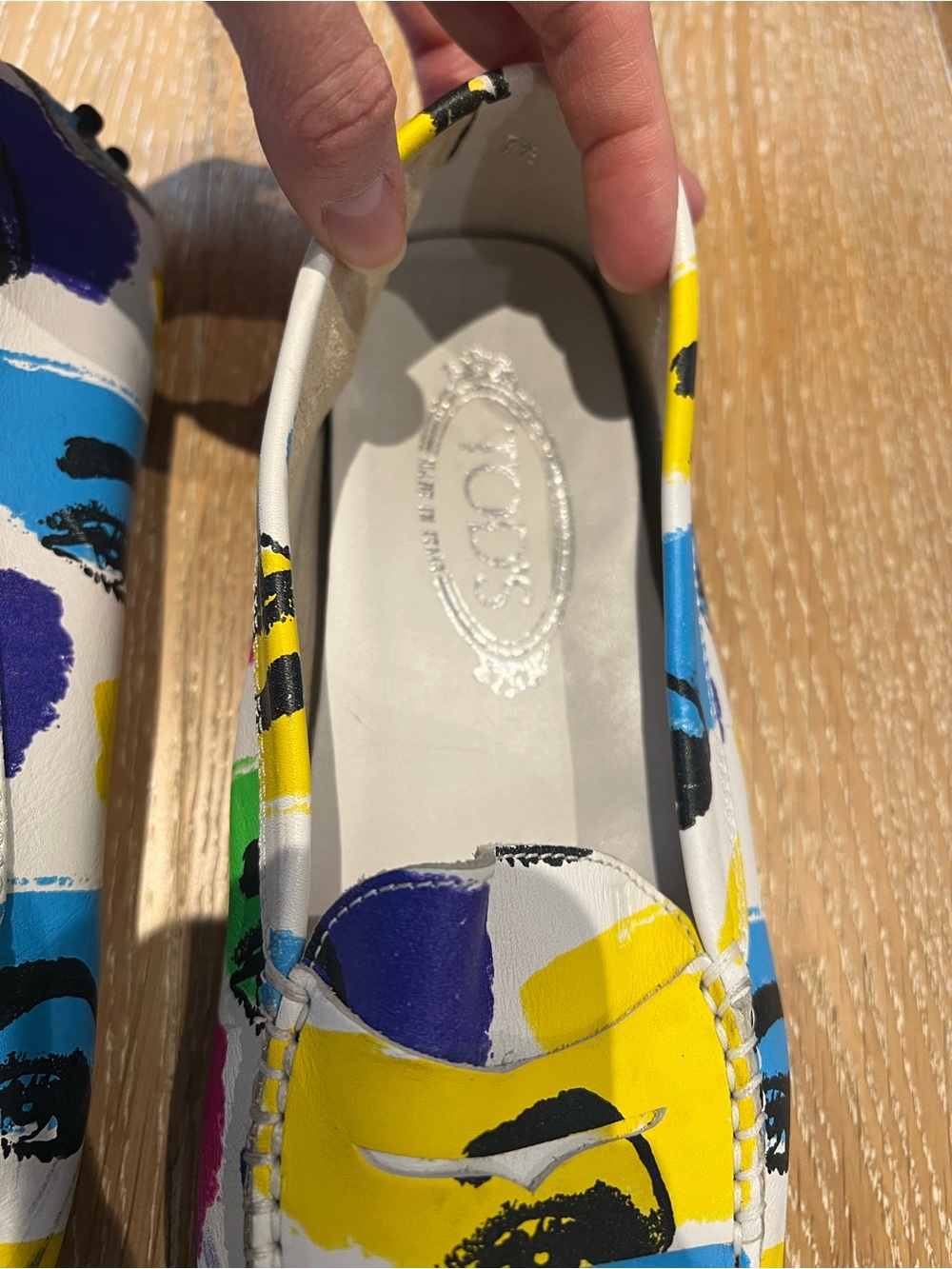 Tod’s Gommino Loafers Pop Art Eye Print Multicolor Italian Leather Women US 7.5 - Picture 3 of 16